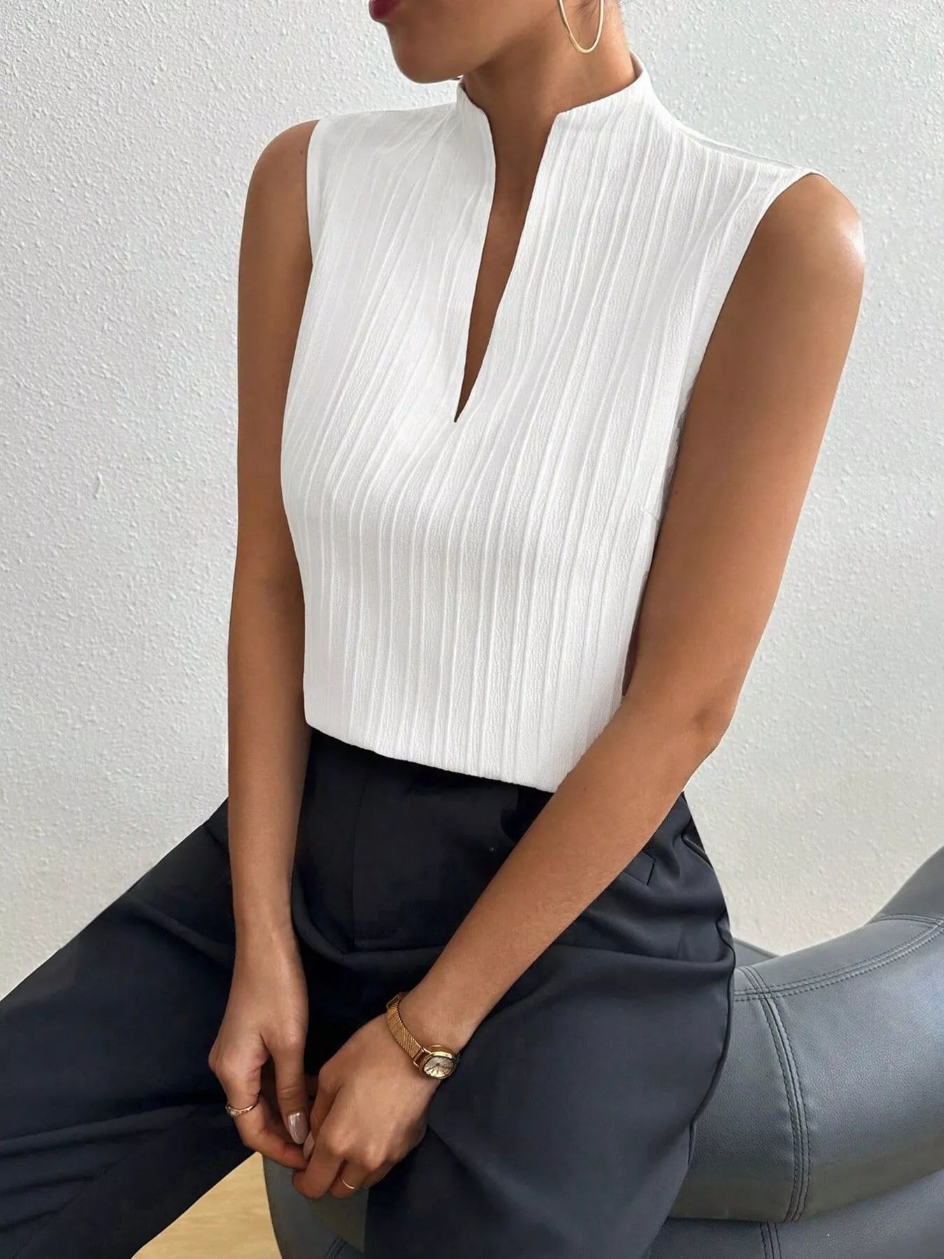 Chic Textured Sleeveless Blouse